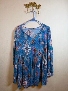 Mark. Aqua Floral/Paisley V-Neck Boho Tunic. Size based on measurements M